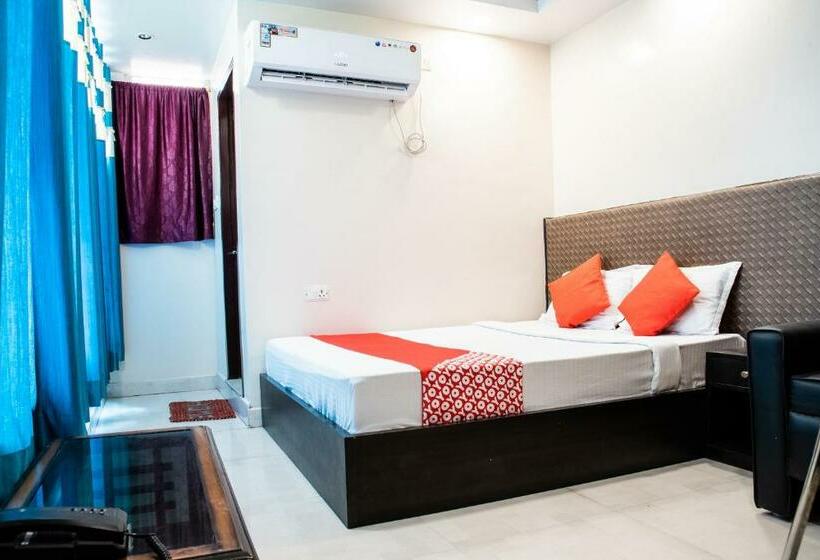 בית מלון כפרי Oyo Flagship 37810 Silver Oak