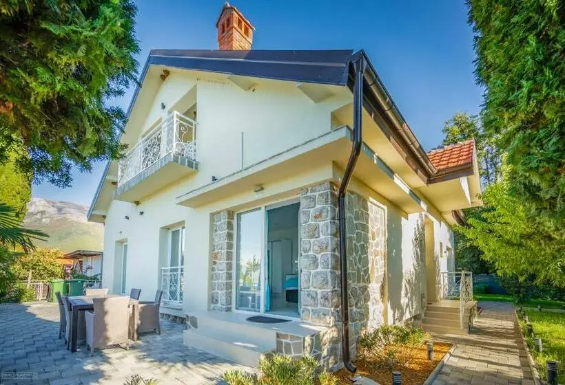 هتل Risteski Apartments   St. Naum