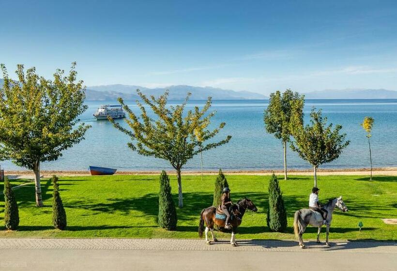 هتل Risteski Apartments   St. Naum