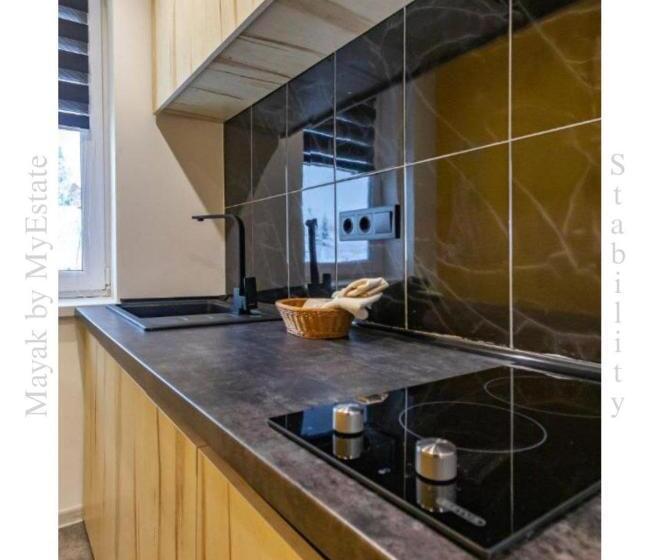 Aparthotel Mayak Yablunytsia