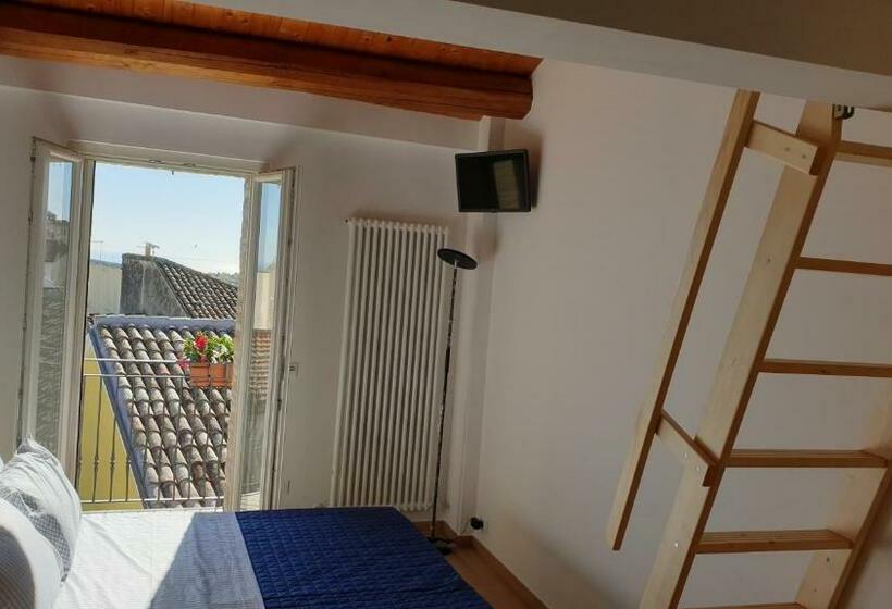 住宿加早餐  Aghèl Luxury Room