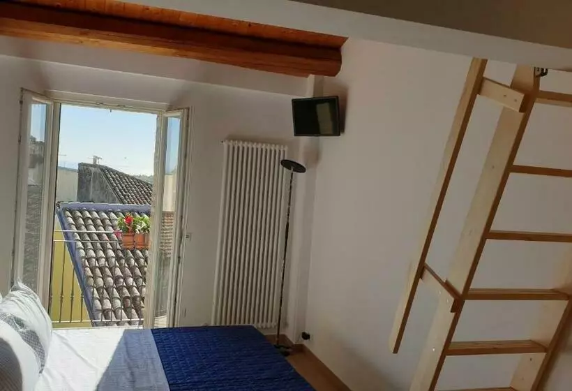 Aamiaismajoitus (B&B) Aghèl Luxury Room