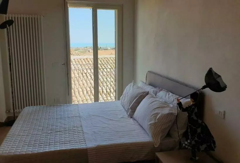 Aamiaismajoitus (B&B) Aghèl Luxury Room