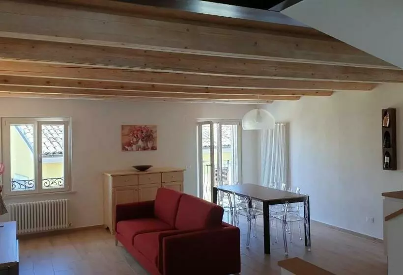 Aamiaismajoitus (B&B) Aghèl Luxury Room