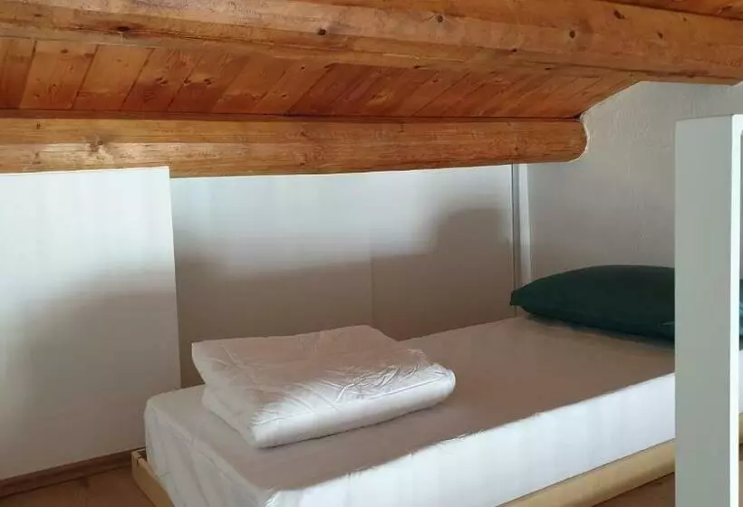 Aamiaismajoitus (B&B) Aghèl Luxury Room