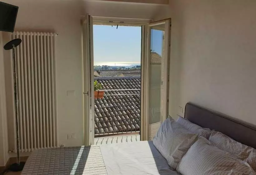 Aamiaismajoitus (B&B) Aghèl Luxury Room