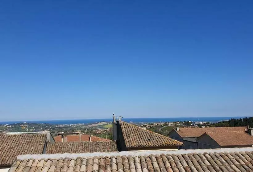 Aamiaismajoitus (B&B) Aghèl Luxury Room