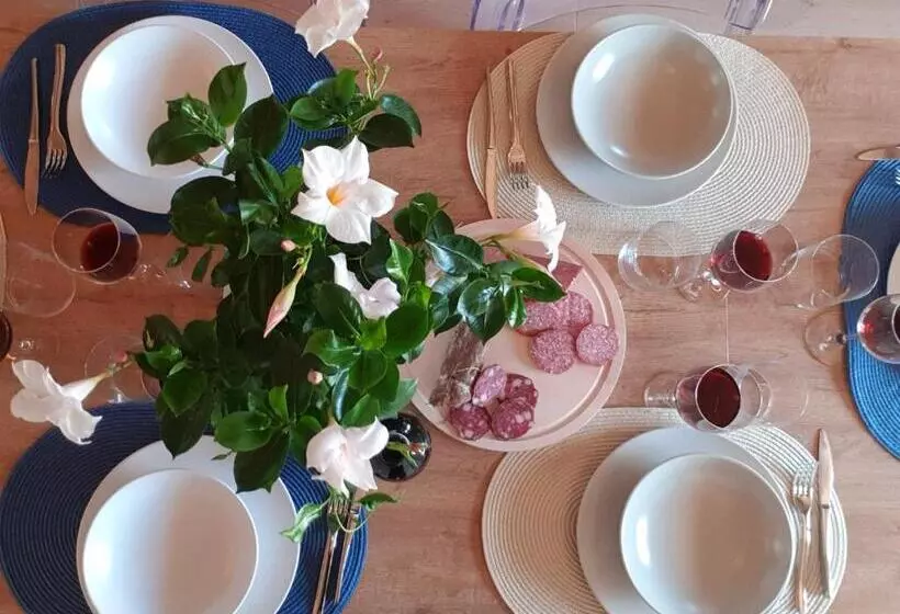 Aamiaismajoitus (B&B) Aghèl Luxury Room