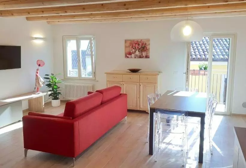 Aamiaismajoitus (B&B) Aghèl Luxury Room