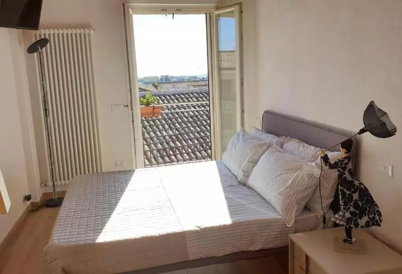 Aamiaismajoitus (B&B) Aghèl Luxury Room