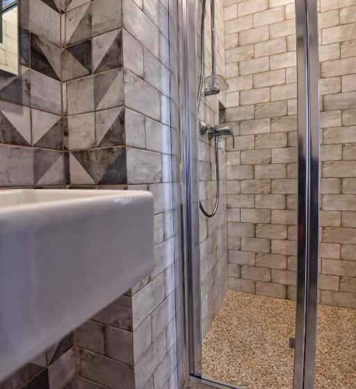 تختخواب و صبحانه Xeuchia Accommodation