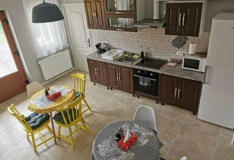 Pensió Edith S House