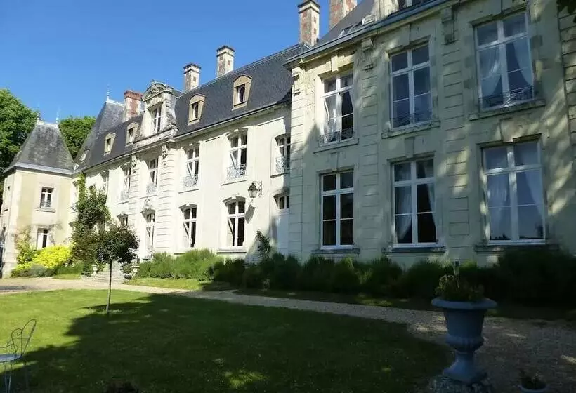 Aamiaismajoitus (B&B) Château De La Voûte