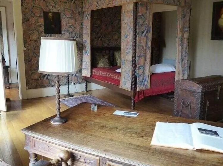 Aamiaismajoitus (B&B) Château De La Voûte