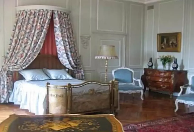 Aamiaismajoitus (B&B) Château De La Voûte