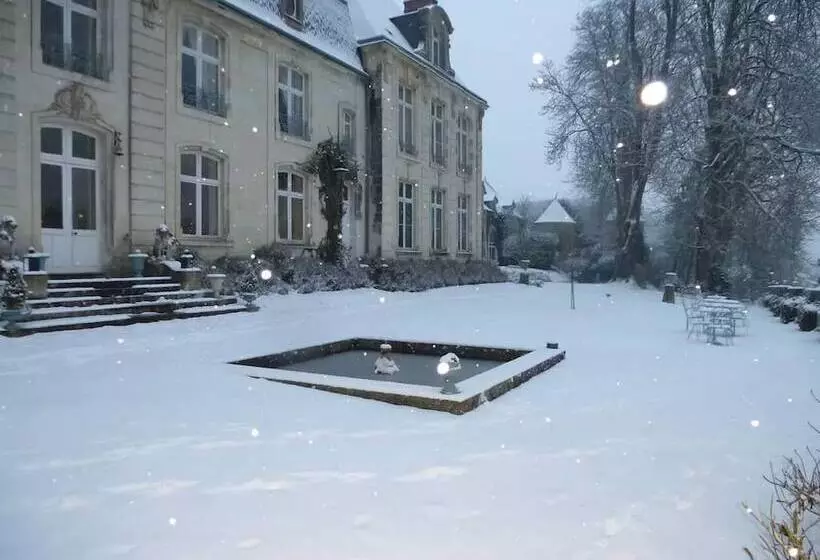 Aamiaismajoitus (B&B) Château De La Voûte