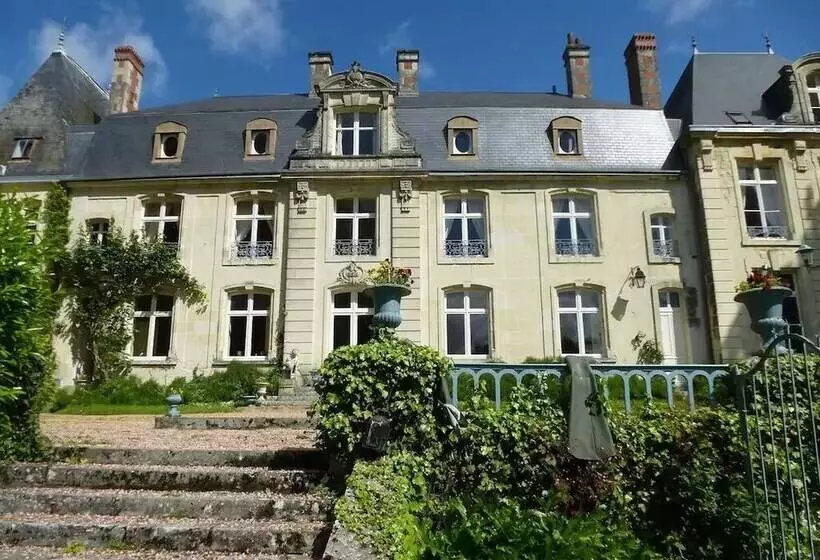 Aamiaismajoitus (B&B) Château De La Voûte