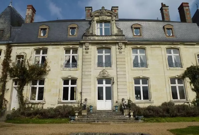 Aamiaismajoitus (B&B) Château De La Voûte