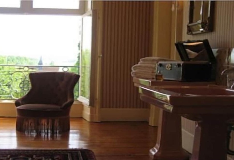 مبيت وإفطار Château De La Voûte