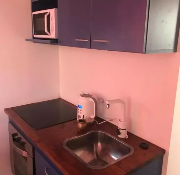 Hotelli Container Cubo