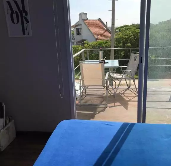 Hotelli Container Cubo