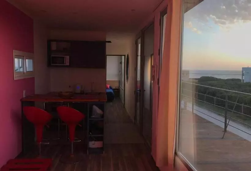 Hotelli Container Cubo