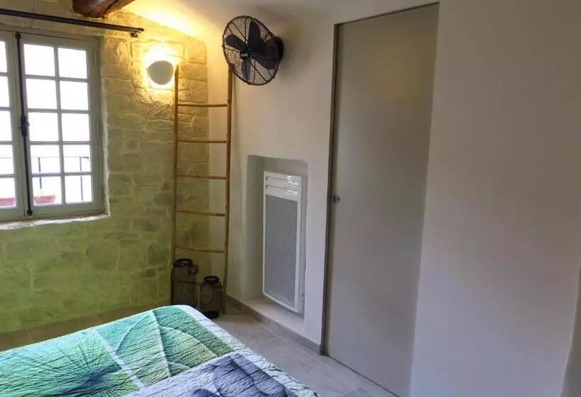 ホテル La Taverne De L Escuelle