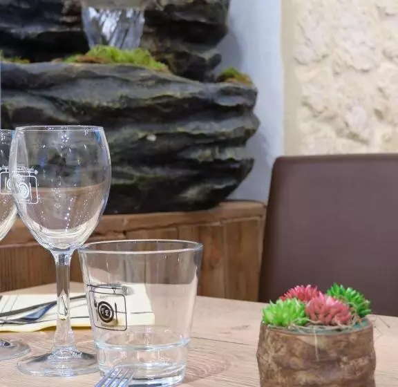 ホテル La Taverne De L Escuelle