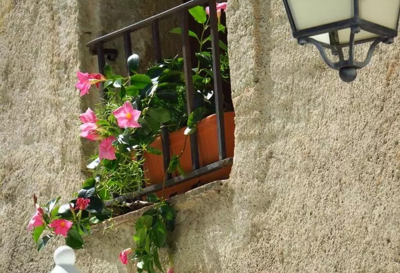 ホテル La Taverne De L Escuelle