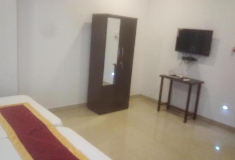 فندق Swastik Inn