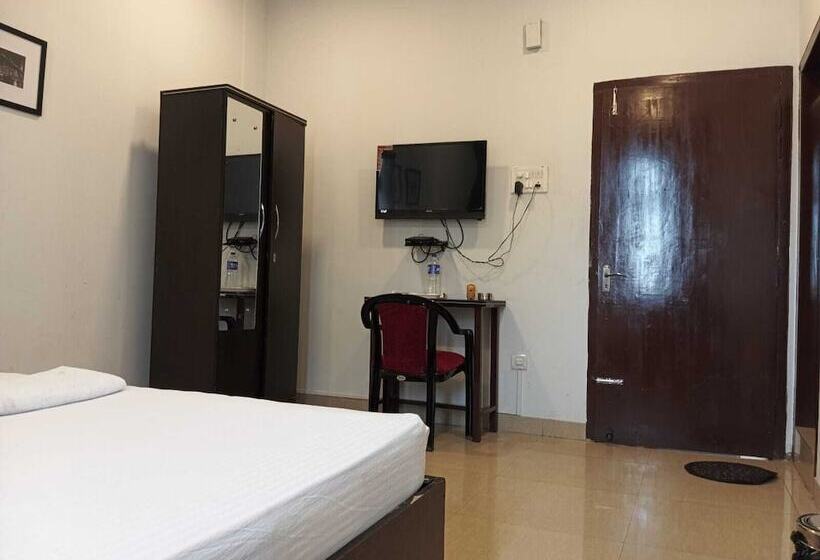 فندق Swastik Inn