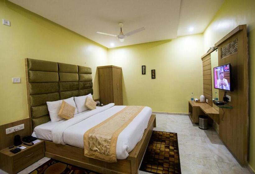 호텔 The River Front Resort