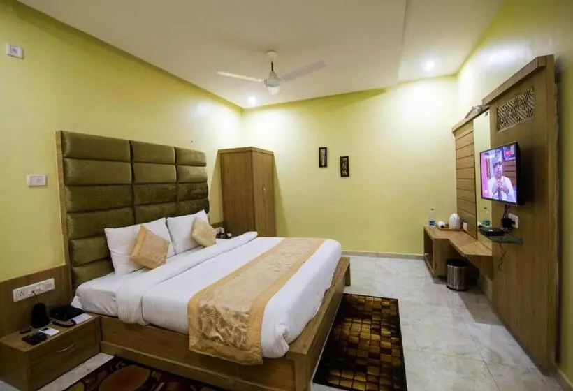 Hotelli The River Front Resort