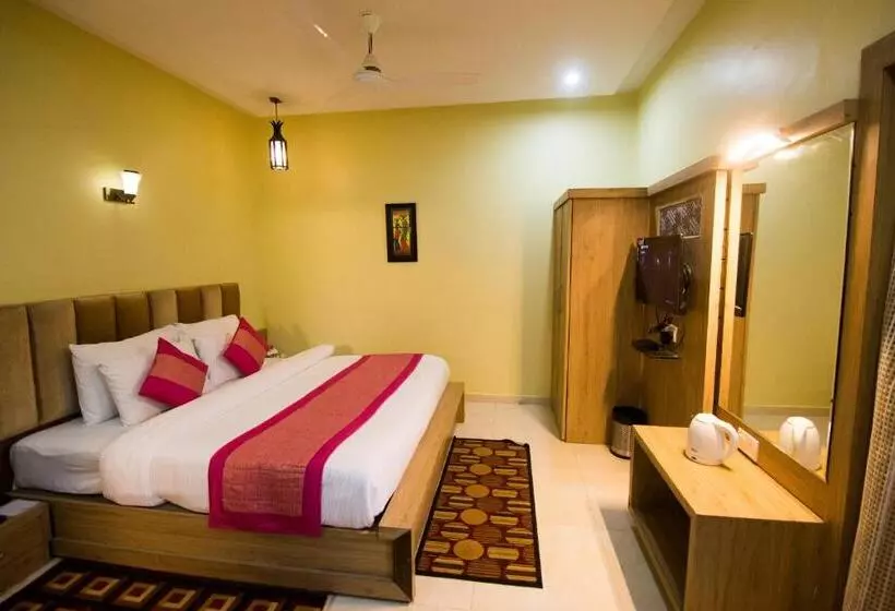 Hotelli The River Front Resort