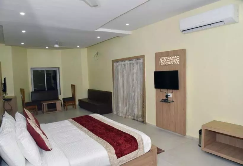 Hotelli The River Front Resort