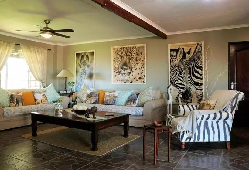 ペンション Ngalali Retreat