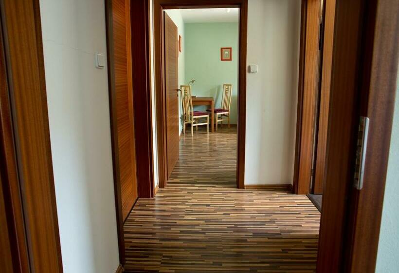 膳宿费 Penzion Trojkámen