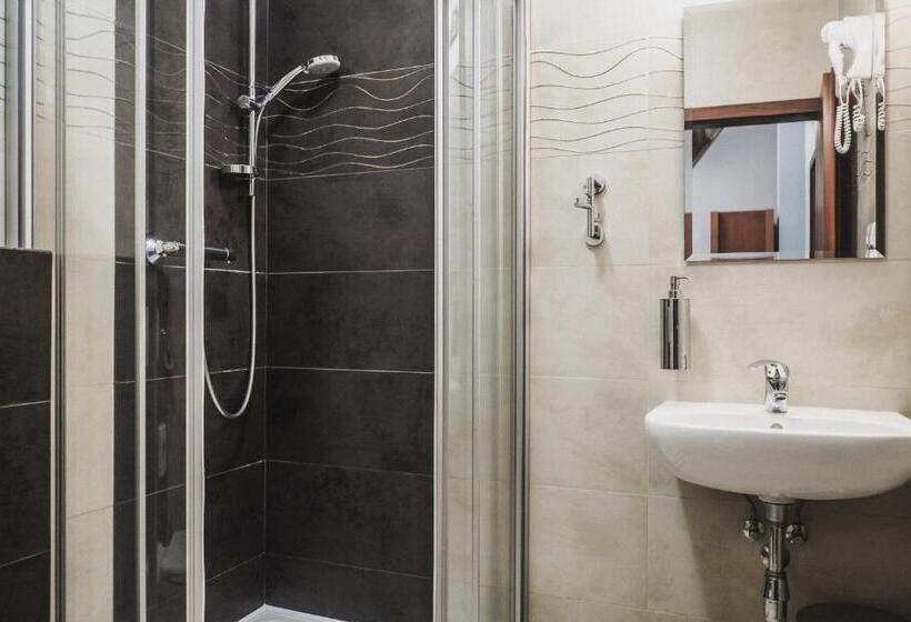 膳宿费 Penzion Trojkámen