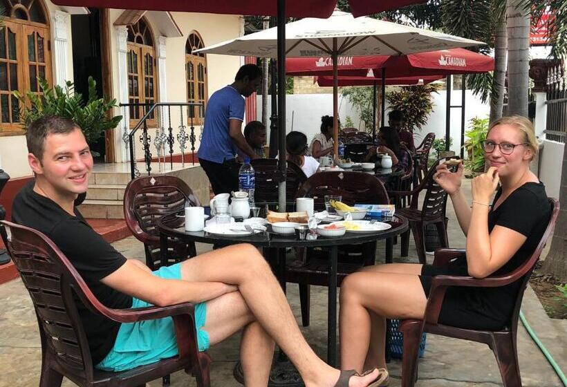 پانسیون Senthil Complex