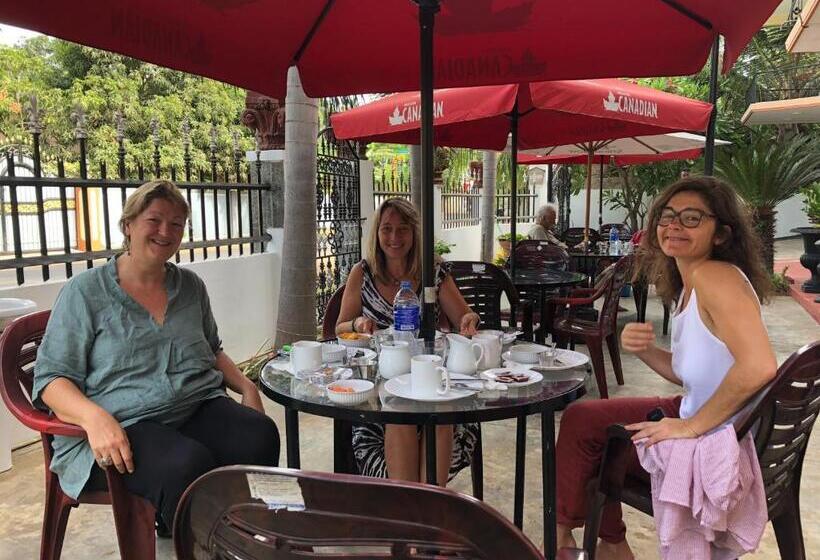 پانسیون Senthil Complex