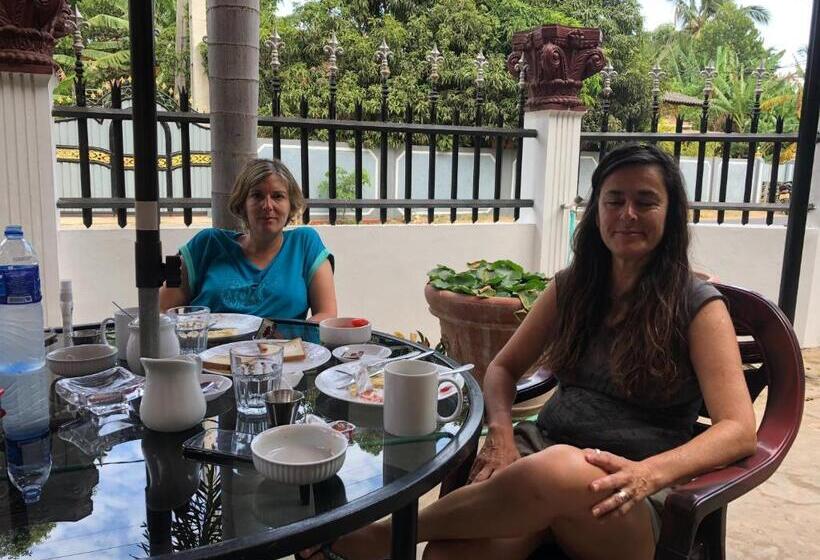 پانسیون Senthil Complex