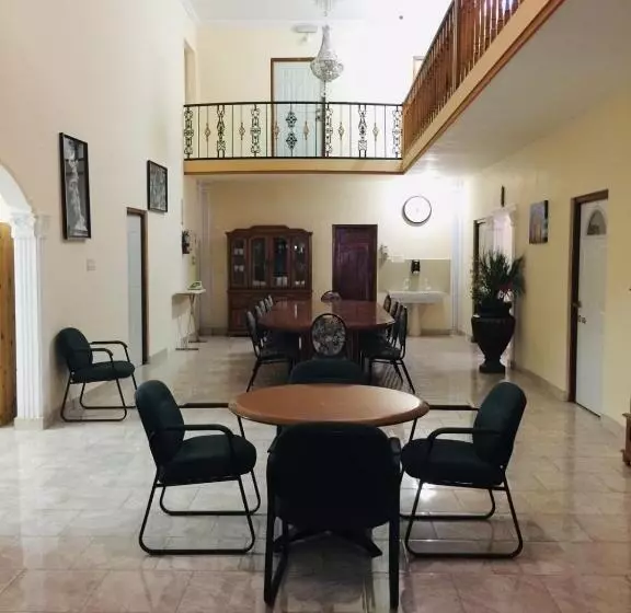 ペンション Senthil Complex