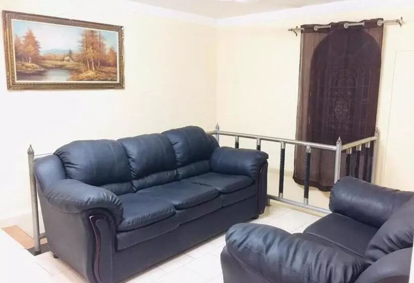 ペンション Senthil Complex