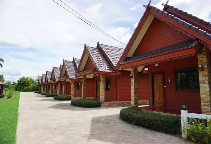 Ruean Phet Sawoei Resort