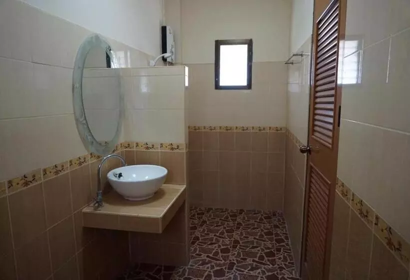 Ruean Phet Sawoei Resort
