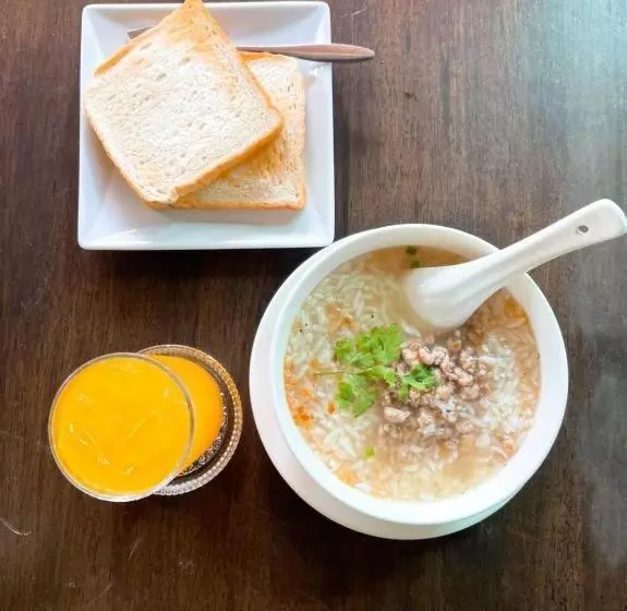 هتل Ban Nai Amphoe