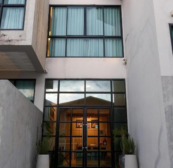 فندق Ban Nai Amphoe