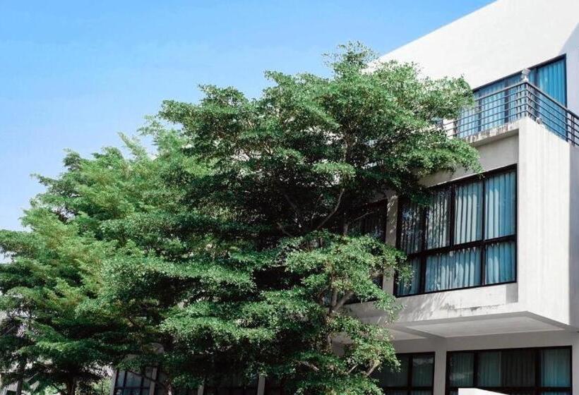 فندق Ban Nai Amphoe