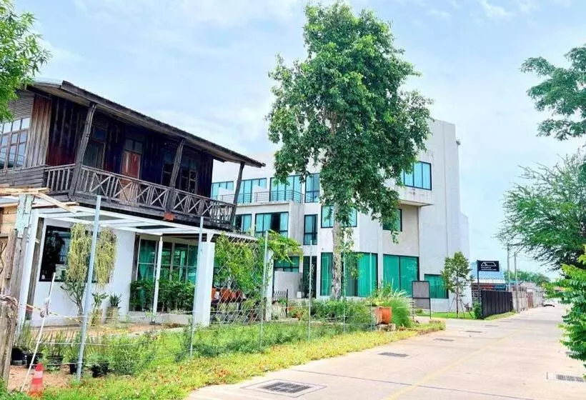 هتل Ban Nai Amphoe