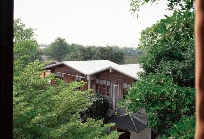 هتل Ban Nai Amphoe